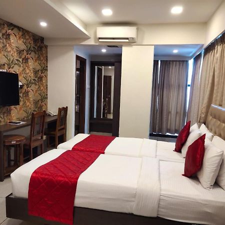 Hotel Golden Amulya Rest Wings Yelahanka Esterno foto